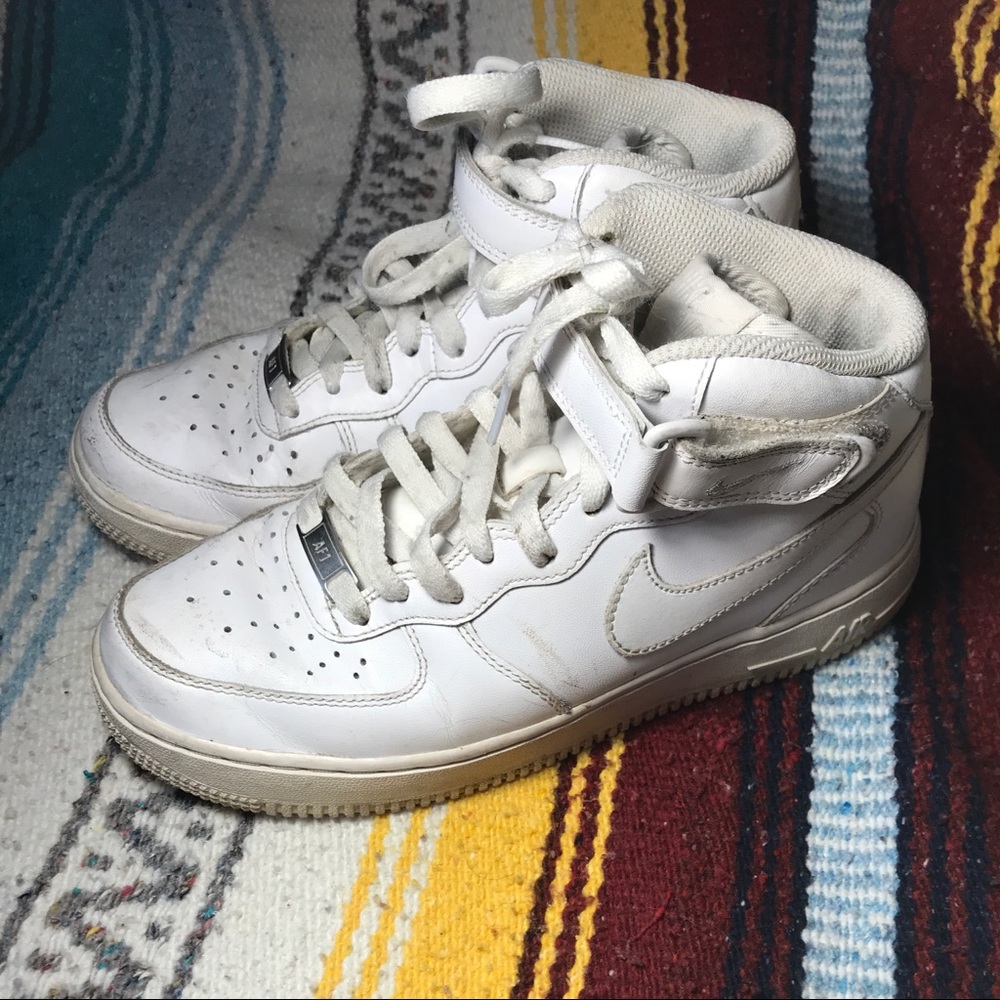 NIKES AIR FORCE 1 ONE SIZE 7.5